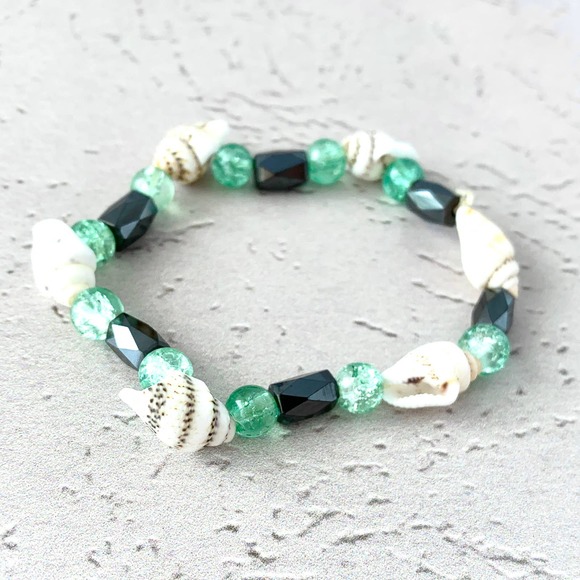 Conch Shells - Faceted Hematite Magnetic Beads - Stretch Bracelet - Green Glass - Picture 2 of 4